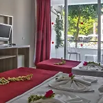 Otel Ganita Club &
